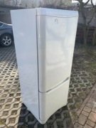 sprzedam lodówkę Indesit