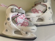 Łyżwy z regulacją na rozmiar dla dziecka