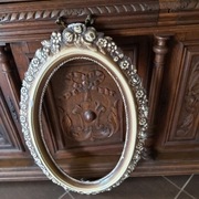 Gipsowa rama z początku lat 30-tych.