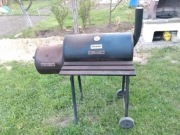 grill i wędzarka w jednym 