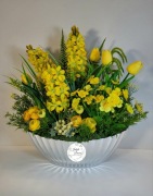 Stroik Wielkanoc Wiosna wiosenny kompozycja Kwiaty. Przed świętami. 