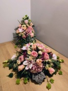 Stroik na grób, kompozycja na cmentarz, wiązanka z wazonem , zestaw.M24K