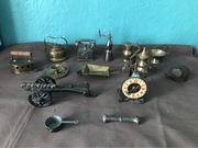 Mini figurki telefon czajnik dzbanek zegarek itd