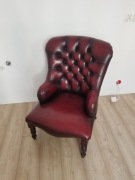 Autentyczny Angielski fotel Chesterfield z guzikami czerwona skora