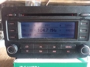 VW Radio RCD 300 1K0 035 186 L wraz z kodem.