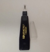 Radełko do usuwania skórek. 