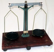 WAGA szalkowa laboratoryjna do 500g, używana bez odważników