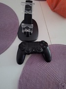 Pad playstation 4 dualschock z podstawką do ładowania 
