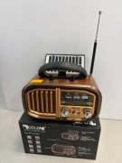 wielofunkcyjny przenośny głośnik Golon RX-BT628S jest wyposażony w panel