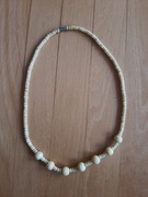 naszyjnik beżowe koraliki