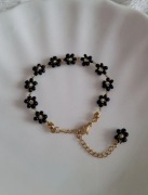 Delikatna bransoletka handmade czarne koraliki na co dzień 
