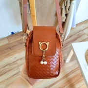 Torebka na telefon listonoszka brązowa kot etui portfel minitorebka 