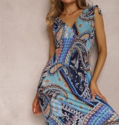 Śliczna granatowa sukienka 