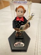 Figurka kolekcjonerska z serii "The Mini-Pet Collection" firmy Bauer