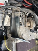 Mocowanie wspornika błotnika lewy przód skoda octavia III LF7Y 5E0821141