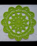 Serwetka szydełkowana zielona okrągla w kształcie kwiatka średnica 22 cm