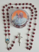 Różaniec błogosławiony w Watykanie przez Papieża Franciszka
