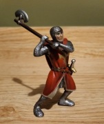 Schleich rycerz piechur z toporem bojowym model wycofany z 2003 r.