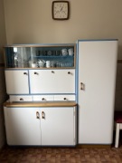 Stary kredens z czasów PRL