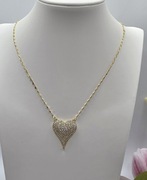 Naszyjnik z cyrkoniowym serduszkiem.