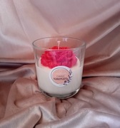 Świeca o zapachu konwalii