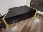 Szafka pod telewizor z zamykaną półką