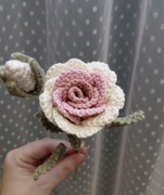 Róża chińska kwiat wykonany szydełkiem wys. ok. 33 cm