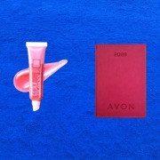 Avon błyszczyk do ust Get Glossy Pout Clout 6 ml + kalendarz 2026 GRATIS