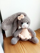 Króliczek na szydełku dla dziewczynki prezent