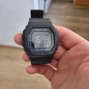 Sprzedam zegarek sportowy SKMEI 1988 w dobrym stanie.