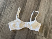 Nowy miękki i elastyczny biały biustonosz Sloggi 85B Z fiszbiną