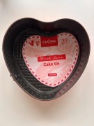 Tortownica Forma blacha do pieczenia w kształcie serca  kolor różowy 