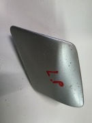 Zaślepka dyszy spryskiwacza lewy przód Audi A8D2 4D0900451L