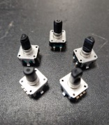 Potencjometr enkoder ALPS EC12E2424407 15mm 6mm ze skokiem