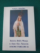 Rodzina radia Maryja w darze Ojcu św. Janowi Pawłowi II 