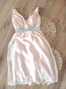 Elegancka jasnoróżowa cekinowa sukienka weselna New Look40L pudrowyróż