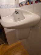 Umywalka ceramiczna LAUFEN 50cm z osłoną ceramiczną na syfon