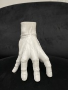 Ręka Wednesday z rodziny Addamsów