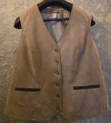 Damska kamizelka myśliwska M/L. Guziki rogowe.