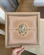 obraz pierścionek w szkatułce 