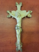 Krzyż z masy plastikowej