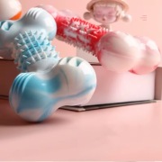 Gumowy gryzak z piszczałką