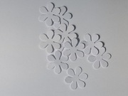 Scrapki kwiatki 10 szt. 14 mm białe gramatura 120 g/m2