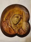 Matka Boska - drewniana płaskorzeźba, ręcznie rzeźbiona. 44 x 39 cm 