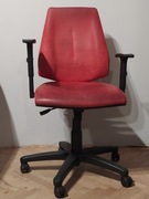 Fotel obrotowy Nowy Styl czerwony