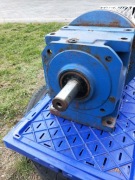 Motoreduktor walcowy Rossi Silnik ABB 5,5kW 