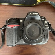 Aparat Nikon D300 + grip