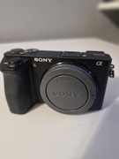 Sony A6500 . Przebieg 13k. Uszkodzona płyta główna. Na części lub naprawy.
