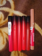 Pomadki/szminki do ust w kolorze czerwonym