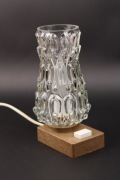 Lampka nocna w stylu mid century , lata 70 - na podstawie z tworzywa